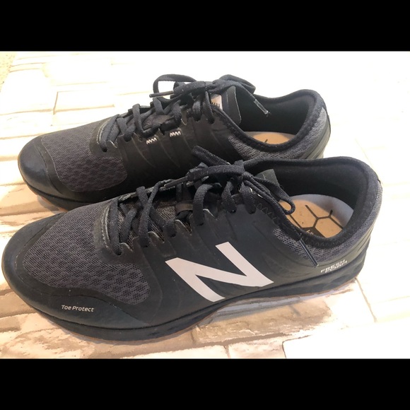 New Balance sneakers - Picture 2 of 2